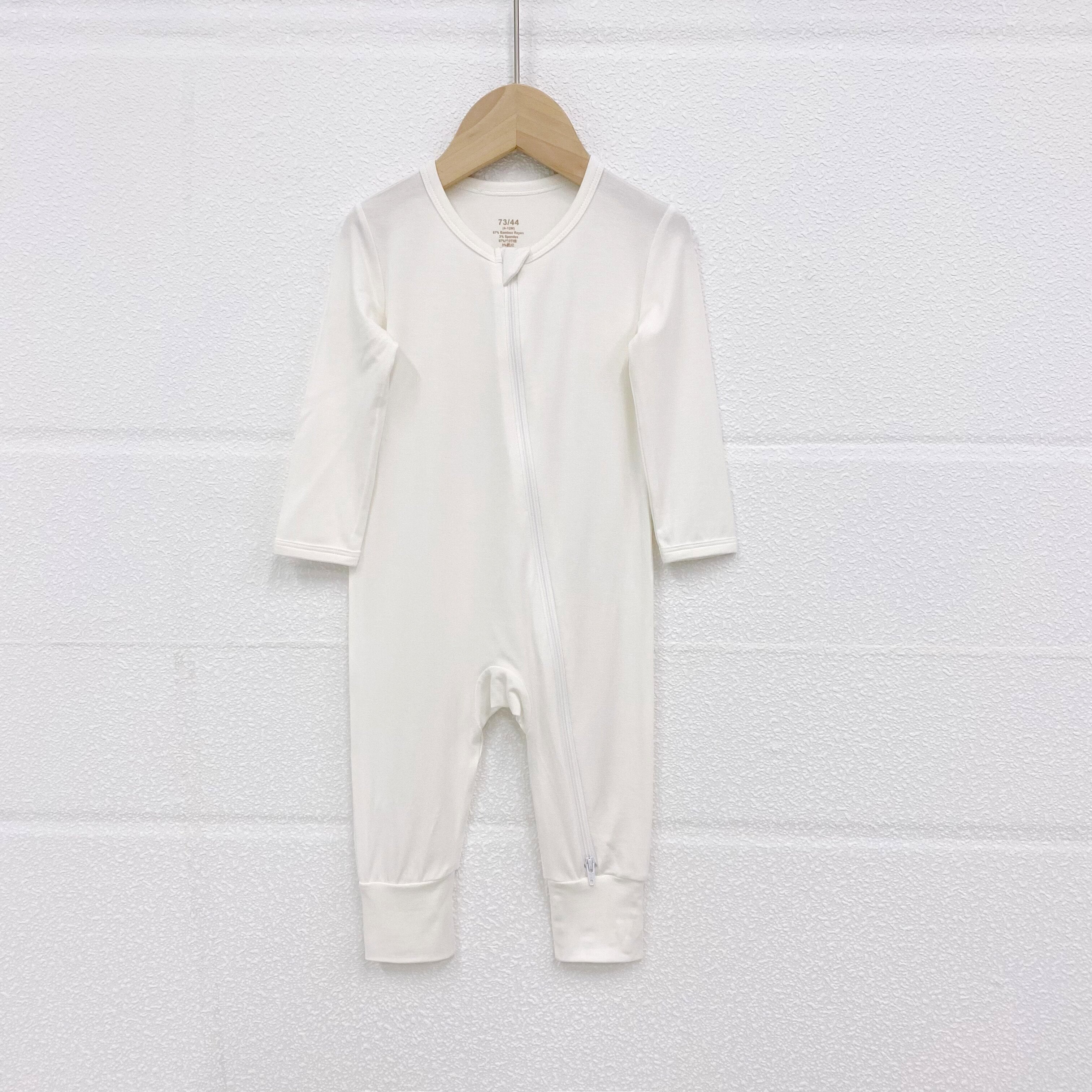 Soft Bamboo Romper: Unisex Long Sleeve Sleeper with Zipper Closure